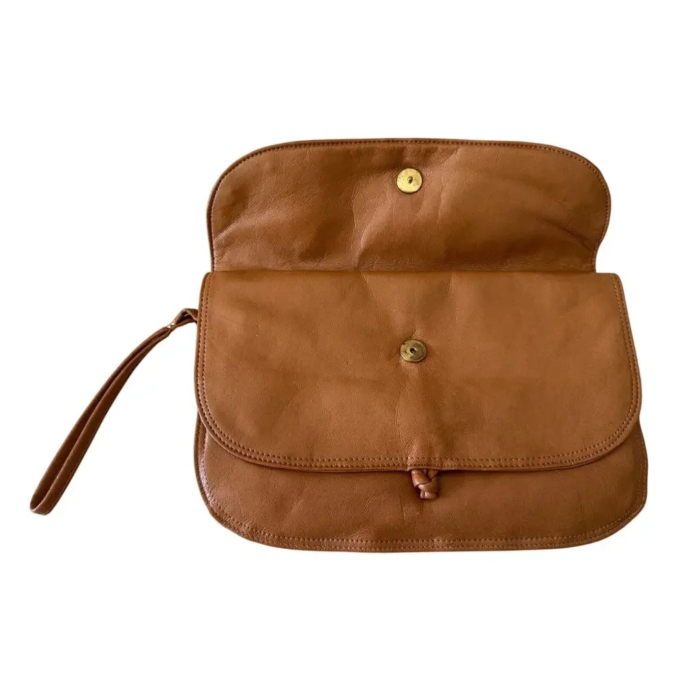 Vintage ‘80s Tan Leather Multi-Compartment Wristlet Bag